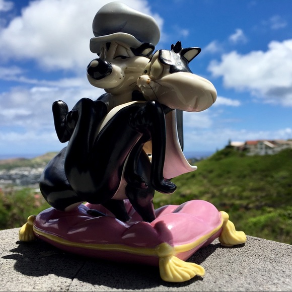 Pepe Le Pew Looney Tunes Vintage Figurine - Picture 3 of 8